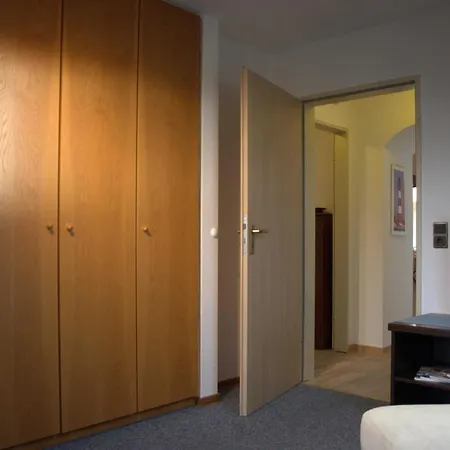 Klausing 15153 Apartment Leer